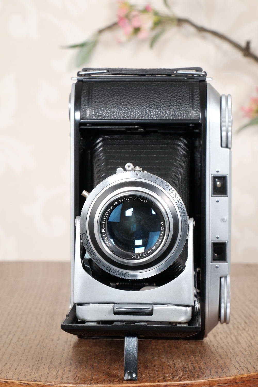 Near Mint! 1950 Voigtlander 6x9 Bessa II with Color-Skopar lens and original leather case. Freshly serviced, CLA'd