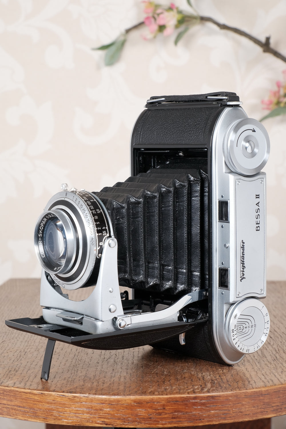 Near Mint! 1950 Voigtlander 6x9 Bessa II with Color-Skopar lens and original leather case. Freshly serviced, CLA'd