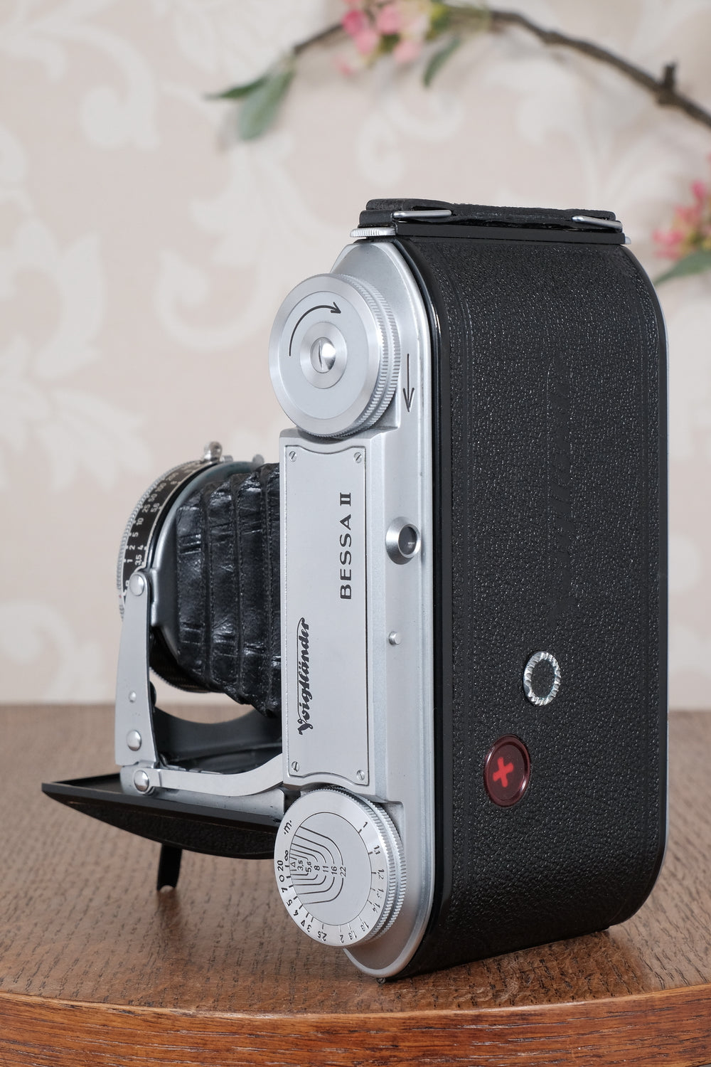 Near Mint! 1950 Voigtlander 6x9 Bessa II with Color-Skopar lens and original leather case. Freshly serviced, CLA'd