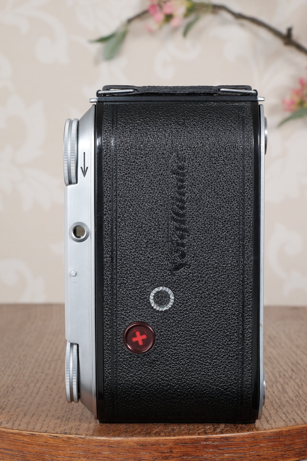 Near Mint! 1950 Voigtlander 6x9 Bessa II with Color-Skopar lens and original leather case. Freshly serviced, CLA'd