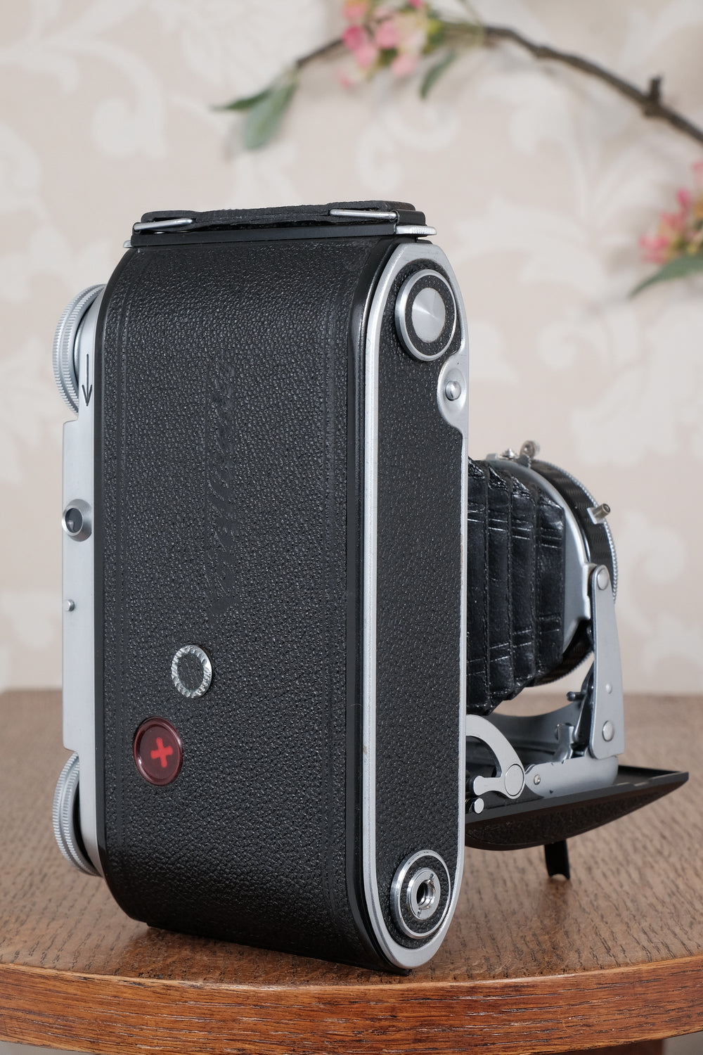 Near Mint! 1950 Voigtlander 6x9 Bessa II with Color-Skopar lens and original leather case. Freshly serviced, CLA'd