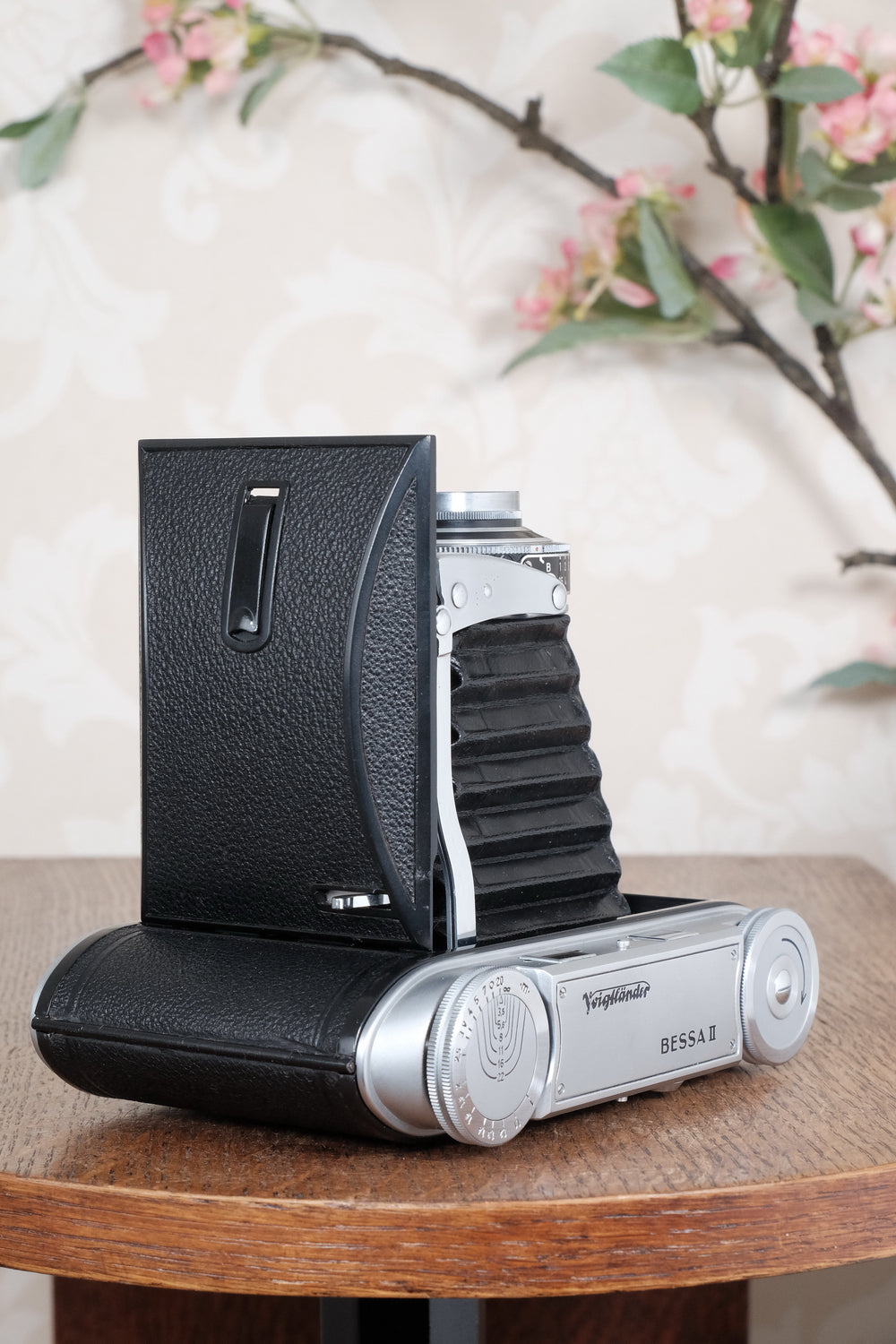 Near Mint! 1950 Voigtlander 6x9 Bessa II with Color-Skopar lens and original leather case. Freshly serviced, CLA'd