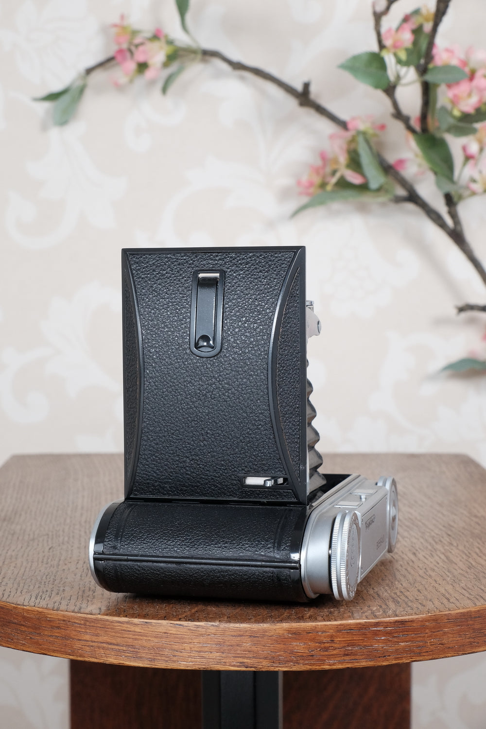 Near Mint! 1950 Voigtlander 6x9 Bessa II with Color-Skopar lens and original leather case. Freshly serviced, CLA'd