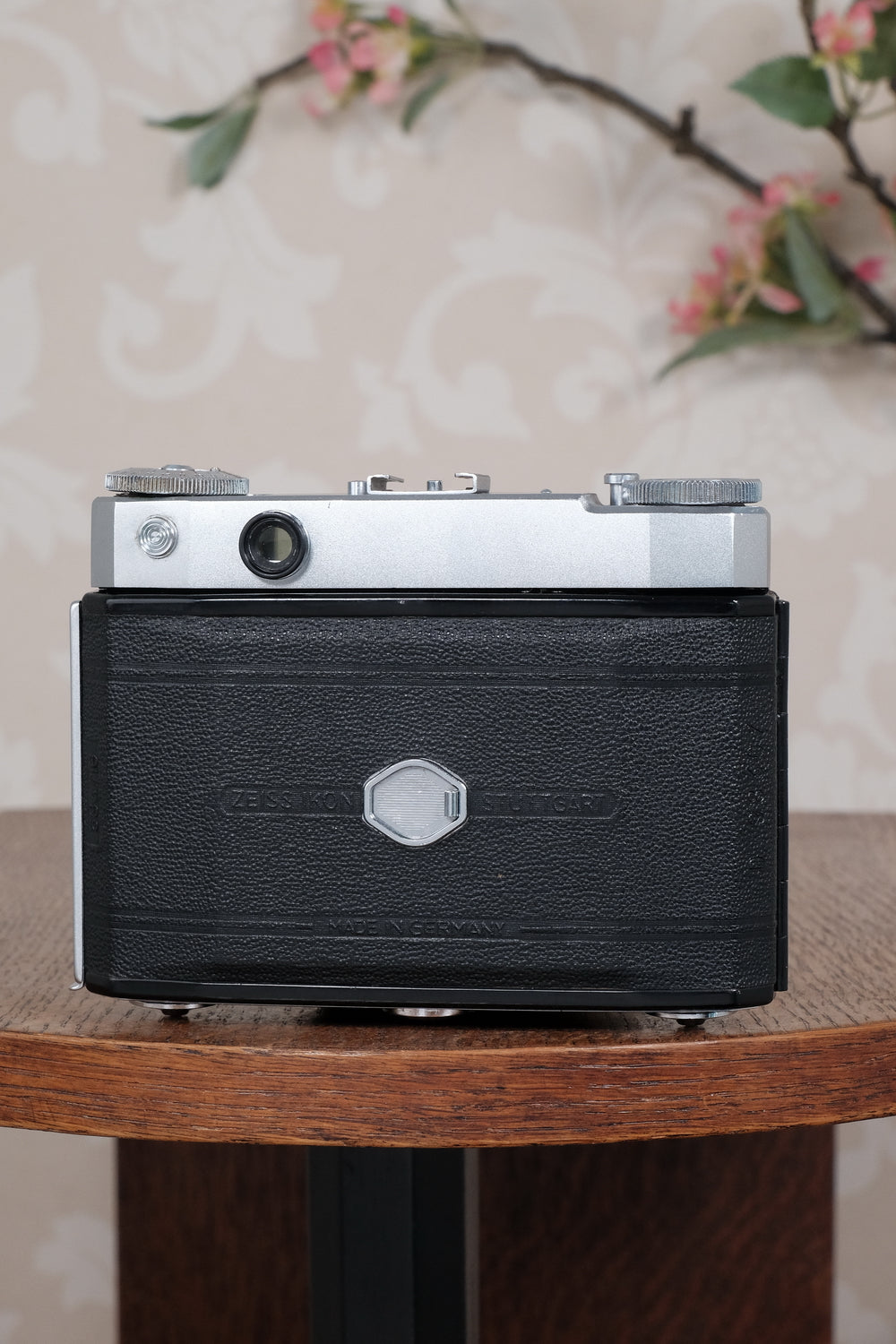 Near Mint! 1956 6x6 Zeiss Ikon Super Ikonta IV, 534/16 with Tessar lens.. CLA'd, Freshly Serviced!