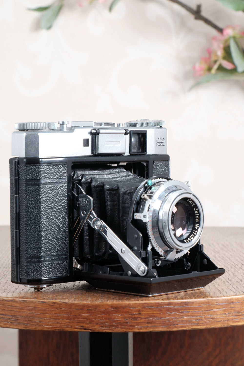 Near Mint! 1956 6x6 Zeiss Ikon Super Ikonta IV, 534/16 with Tessar lens.. CLA'd, Freshly Serviced!