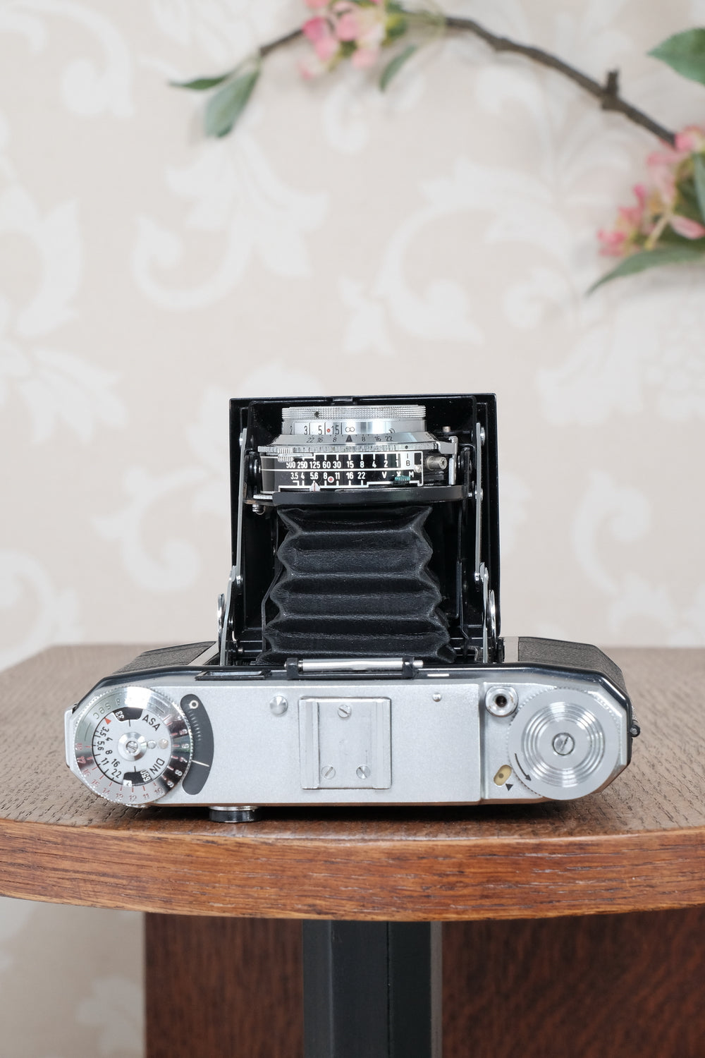 Near Mint! 1956 6x6 Zeiss Ikon Super Ikonta IV, 534/16 with Tessar lens.. CLA'd, Freshly Serviced!