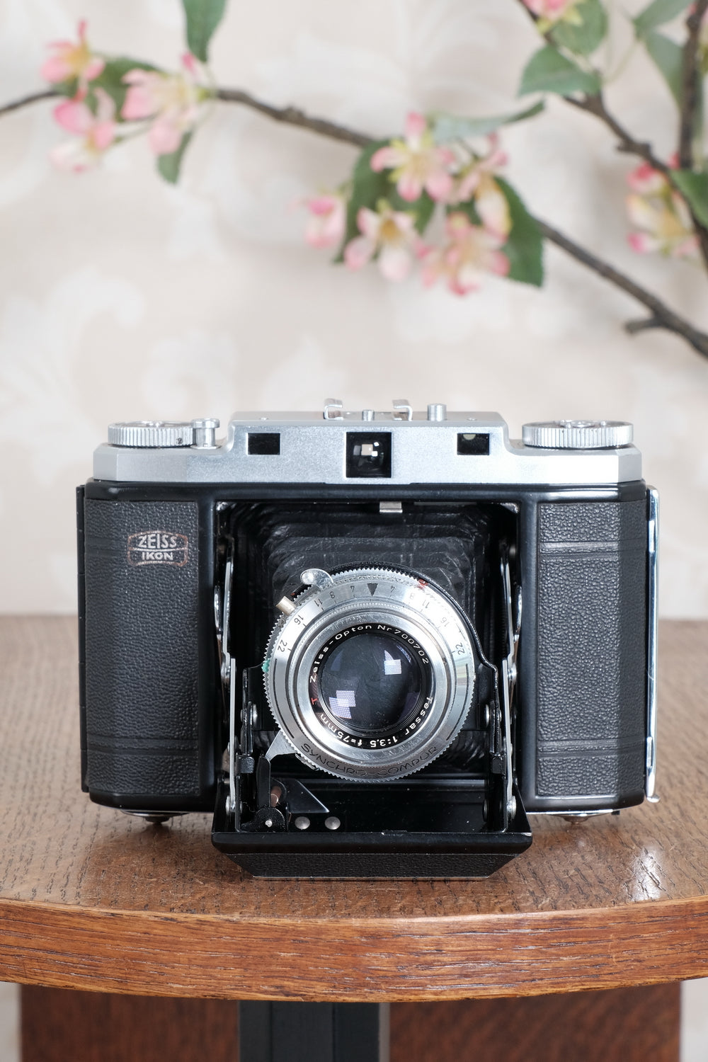 Near Mint! 1954 6x6 Zeiss-Ikon Mess Ikonta, With built-in rangefinder, Tessar lens & Synchro-Compur shutter. CLA'd, Freshley Serviced!