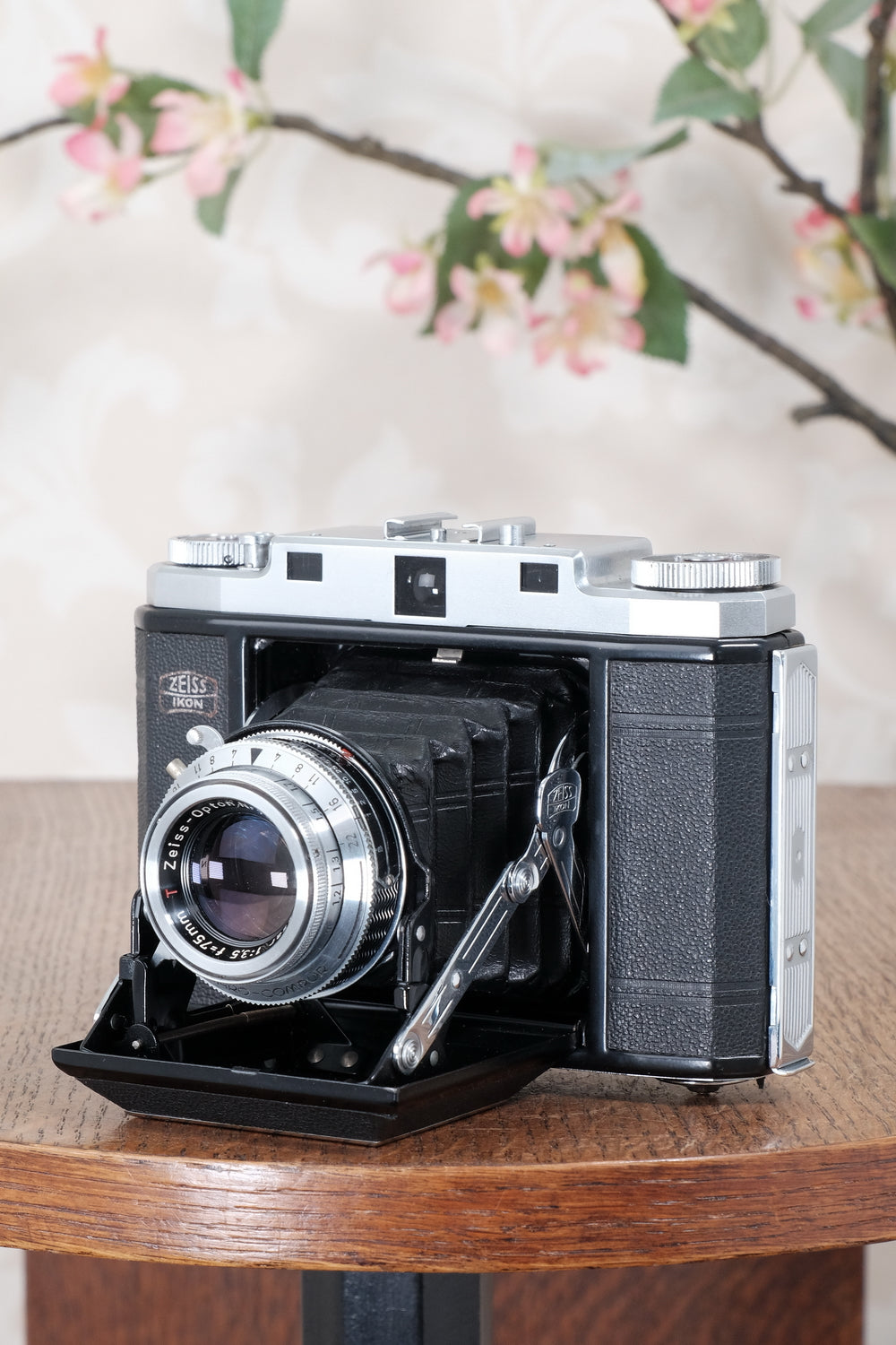 Near Mint! 1954 6x6 Zeiss-Ikon Mess Ikonta, With built-in rangefinder, Tessar lens & Synchro-Compur shutter. CLA'd, Freshley Serviced!