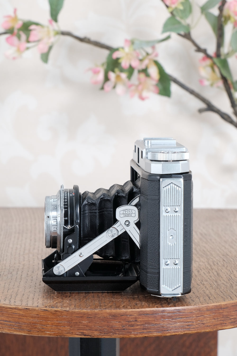 Near Mint! 1954 6x6 Zeiss-Ikon Mess Ikonta, With built-in rangefinder, Tessar lens & Synchro-Compur shutter. CLA'd, Freshley Serviced!