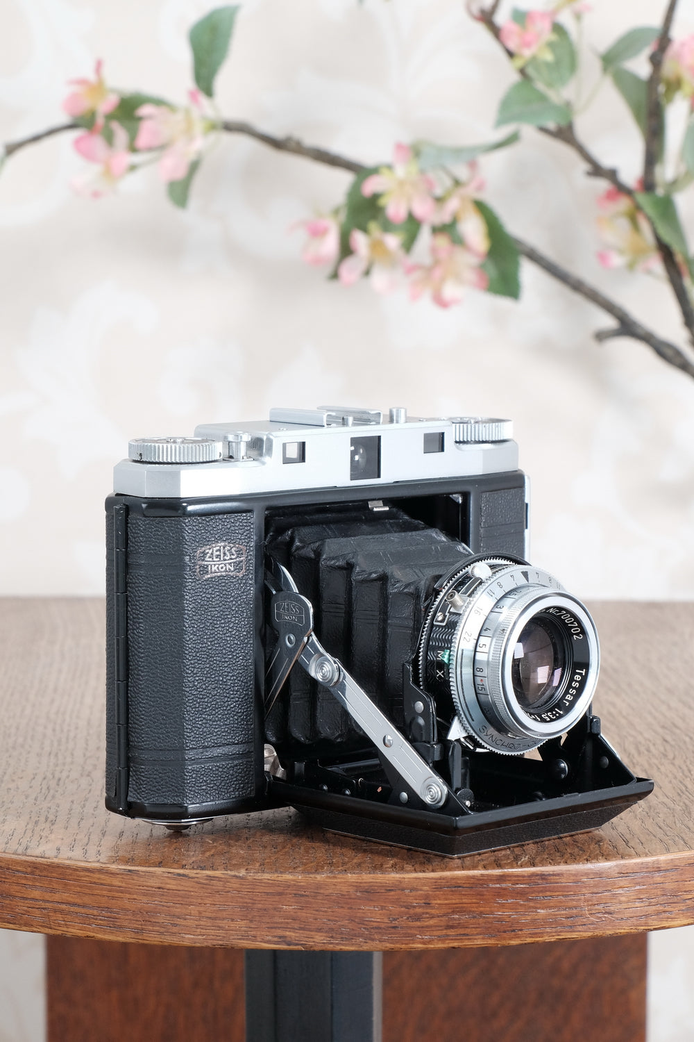 Near Mint! 1954 6x6 Zeiss-Ikon Mess Ikonta, With built-in rangefinder, Tessar lens & Synchro-Compur shutter. CLA'd, Freshley Serviced!