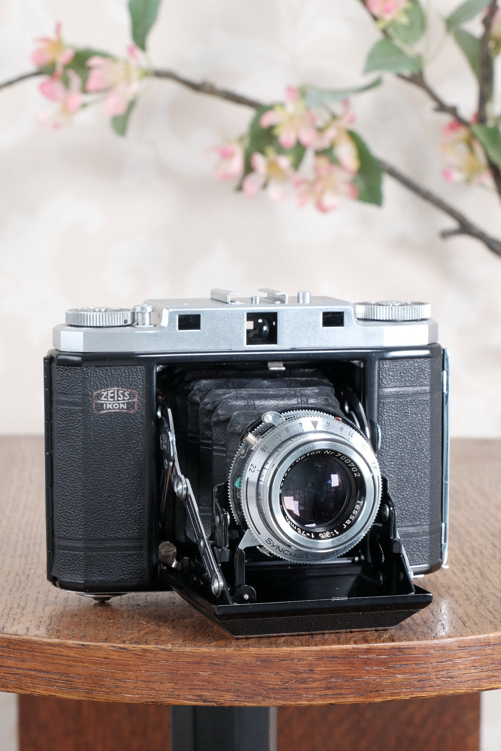 Near Mint! 1954 6x6 Zeiss-Ikon Mess Ikonta, With built-in rangefinder, Tessar lens & Synchro-Compur shutter. CLA'd, Freshley Serviced!