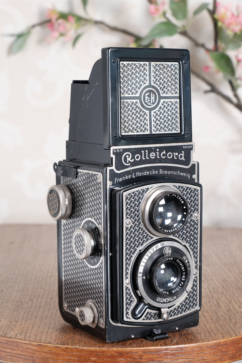 Superb! 1933 Art-Deco Nickel-plated Rolleicord , CLA’d, Freshly Serviced!