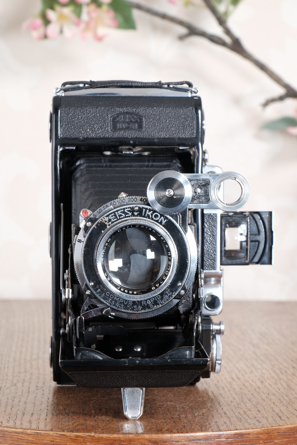 SUPERB! 1936 Zeiss Ikon Super Ikonta 6x9, Tessar lens with leather case. CLA’d, Freshly Serviced!