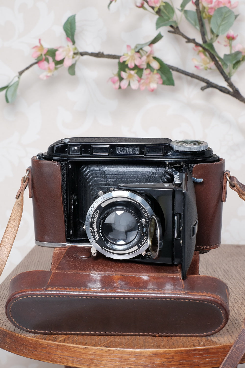 Superb! 1940 Voigtlander 6x9 Black Bessa rangefinder with Heliar lens! Freshly Serviced, CLA'd.