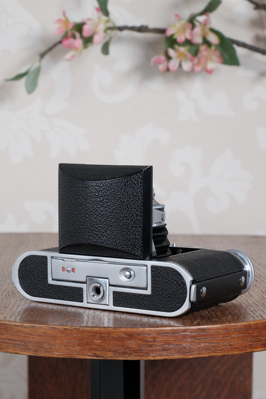 Near Mint! 1951 Voigtlander Vito III, Rangefinder with superb 2.0/50mm Ultron lens and original brown leather case . CLA'd, Freshly Serviced!