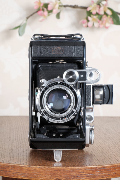 SUPERB! 1952 Zeiss-Ikon Super 6x9 Ikonta 531/2, Synchro-Compur & Coated Zeiss Tessar lens. CLA’d, Freshly Serviced!