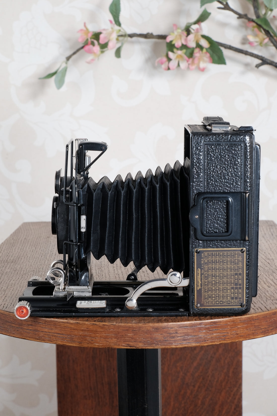 Superb! 1928 Voigtlander Bergheil Camera with Heliar lens. With 120 roll-film back by Rada. Freshly serviced CLA’d