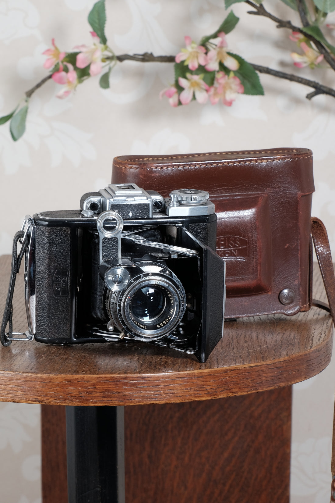 1949 Zeiss Ikon Super Ikonta with “T” coated Tessar lens. CLA’d, Freshly Serviced!