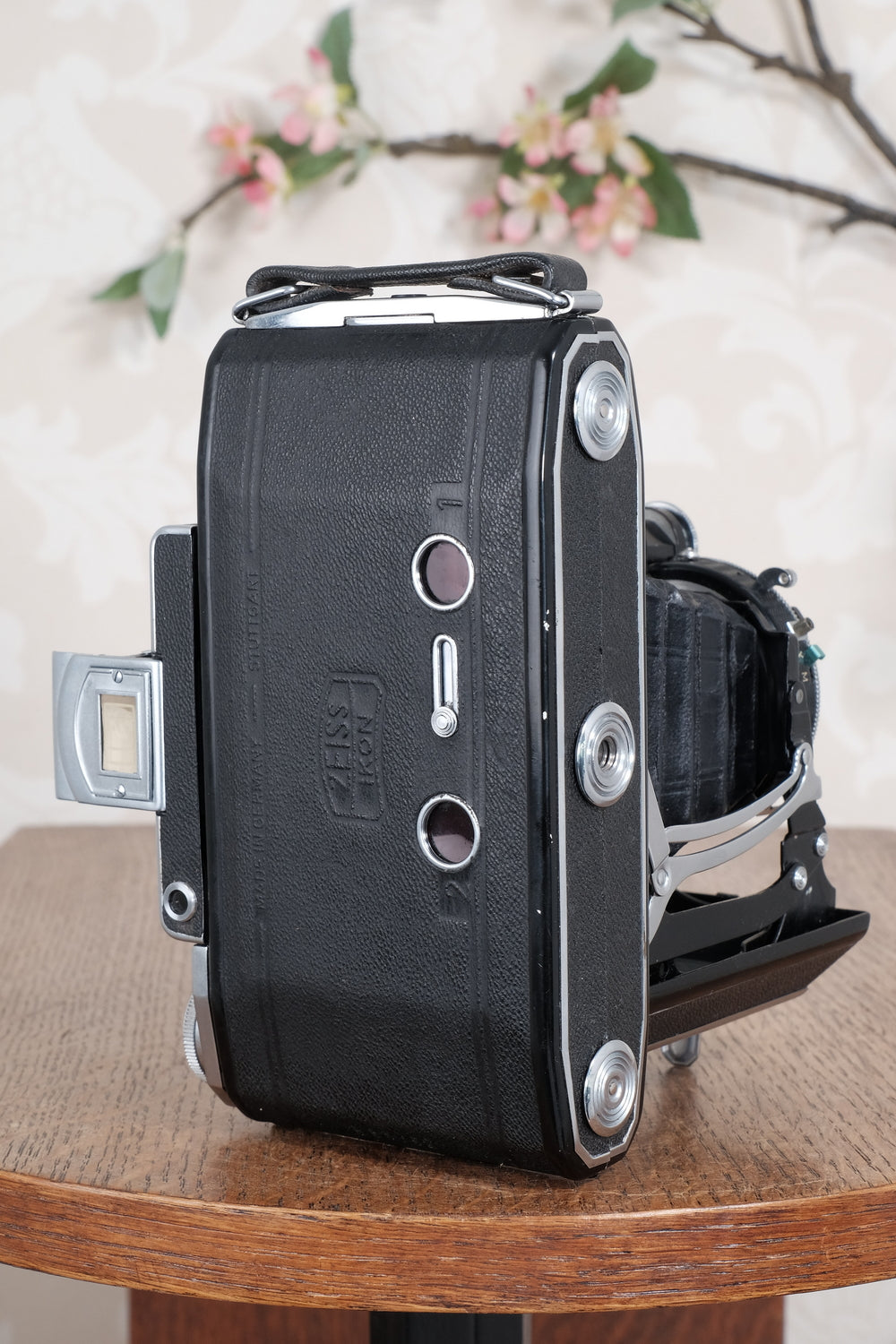 SUPERB! 1953 Zeiss-Ikon Super 6x9 Ikonta 531/2, Synchro-Compur & Coated Zeiss Tessar lens and reduction mask. CLA’d, Freshly Serviced!