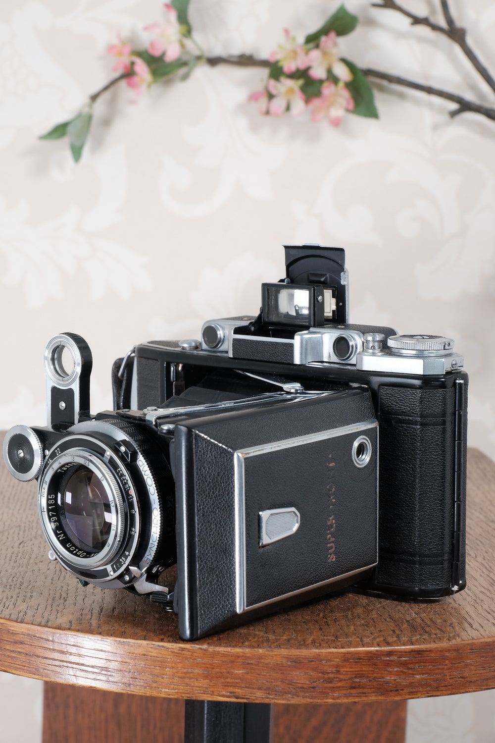 SUPERB! 1953 Zeiss-Ikon Super 6x9 Ikonta 531/2, Synchro-Compur & Coated Zeiss Tessar lens and reduction mask. CLA’d, Freshly Serviced!