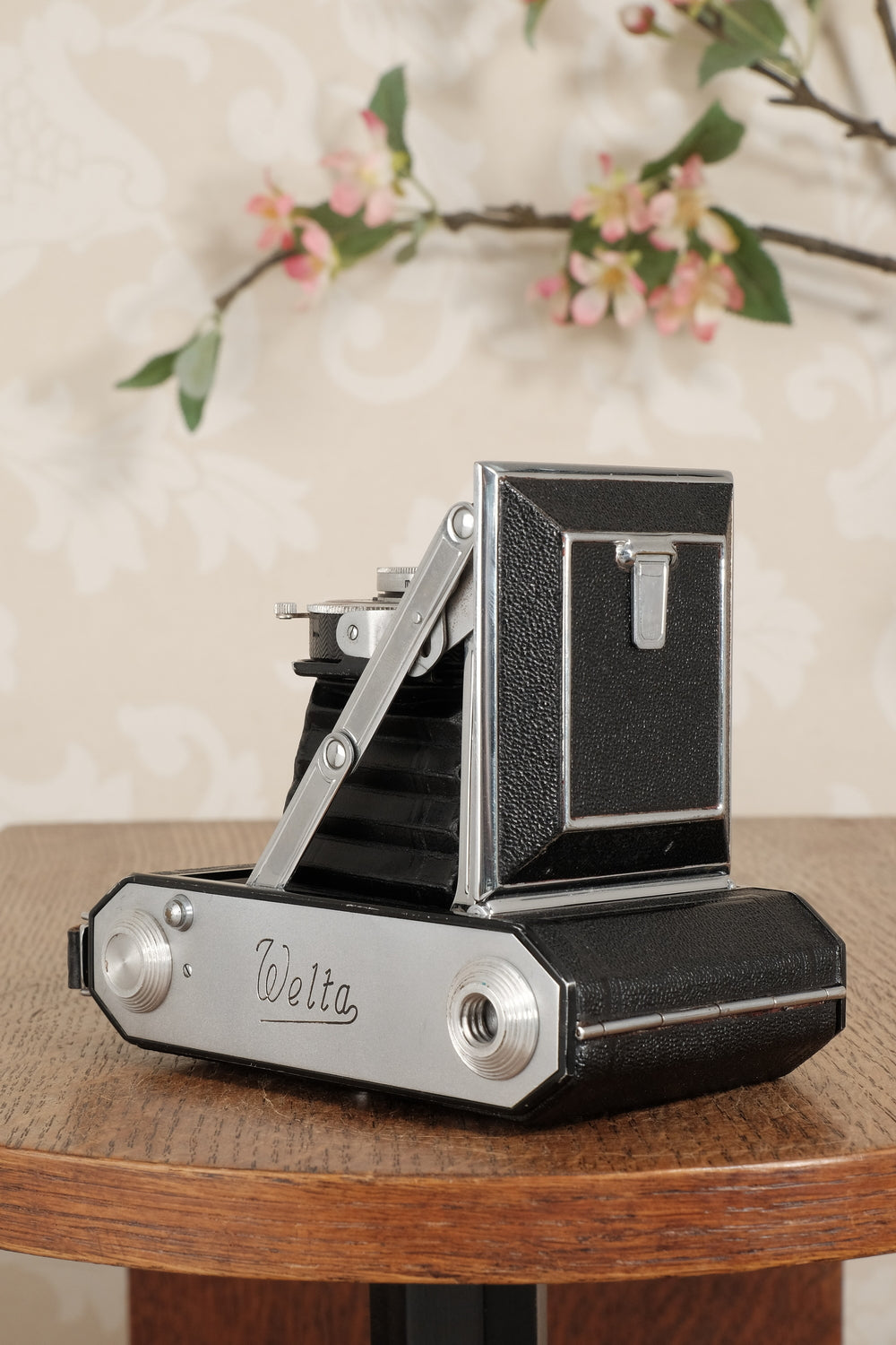Near Mint! 1949 Welta Weltax 6x6 camera with “T” Coated Carl Zeiss Tessar lens and brown leather case. CLAd, Freshly Serviced!