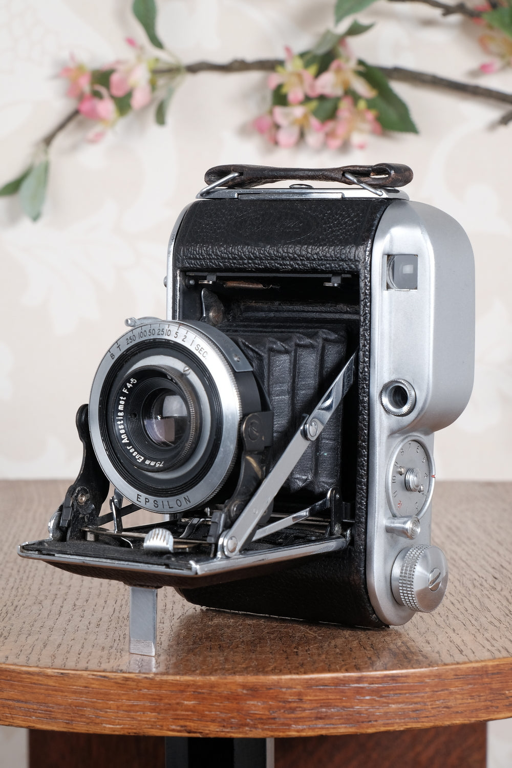 1939 Ensign 220, 6x6 Medium format Coupled Rangefinder