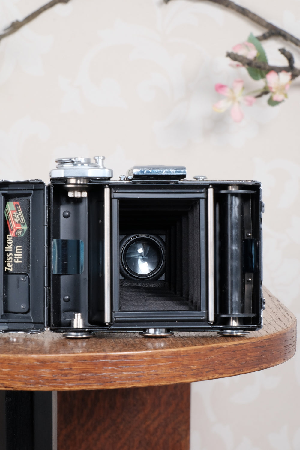 Near Mint! 1938 Zeiss Ikon Ikonta, CLA'd, Freshly Serviced! - Zeiss-Ikon- Petrakla Classic Cameras