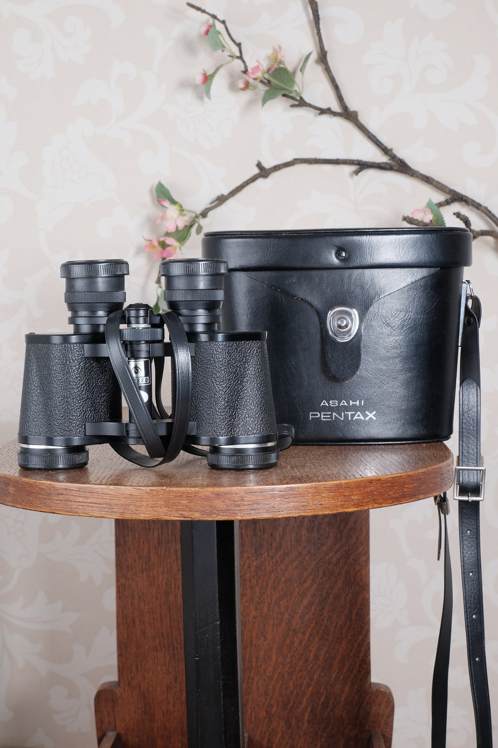 Near Mint! Pentax 8x30 Binoculars & case. – Petrakla Classic Cameras