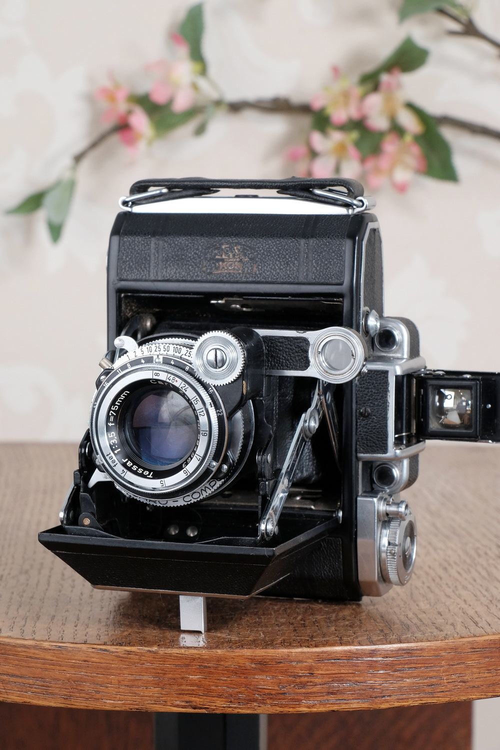 Superb! 1952 Zeiss Ikon Super Ikonta, Synchro-Compur & Coated Tessar. CLA’d, Freshly Serviced!