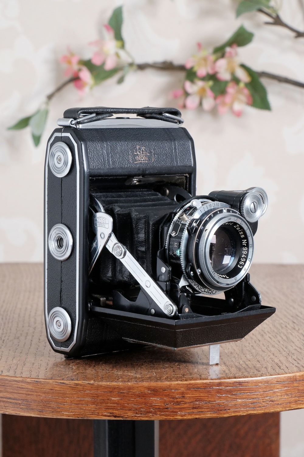 Superb! 1952 Zeiss Ikon Super Ikonta, Synchro-Compur & Coated Tessar. CLA’d, Freshly Serviced!