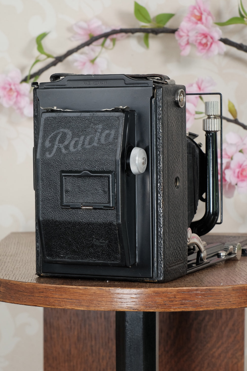Superb! 1930 Voigtlander Bergheil Camera with Heliar lens & Rada 120 roll-film back. Freshly serviced CLA’d