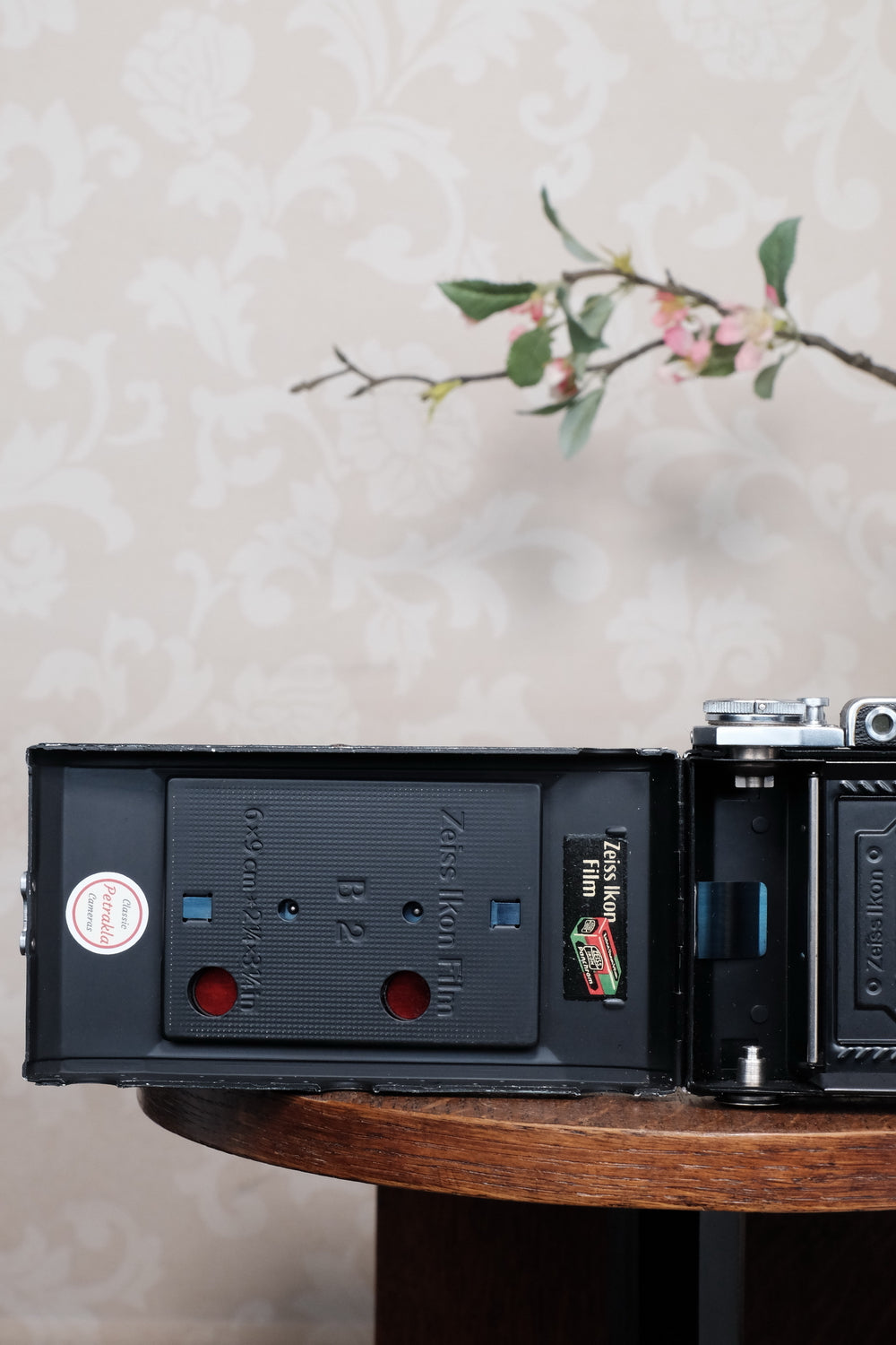 99.9 % MINT! 1938 Zeiss Ikon 6x9 Super Ikonta C with rare original box and mask, CLA’d, Freshly Serviced!