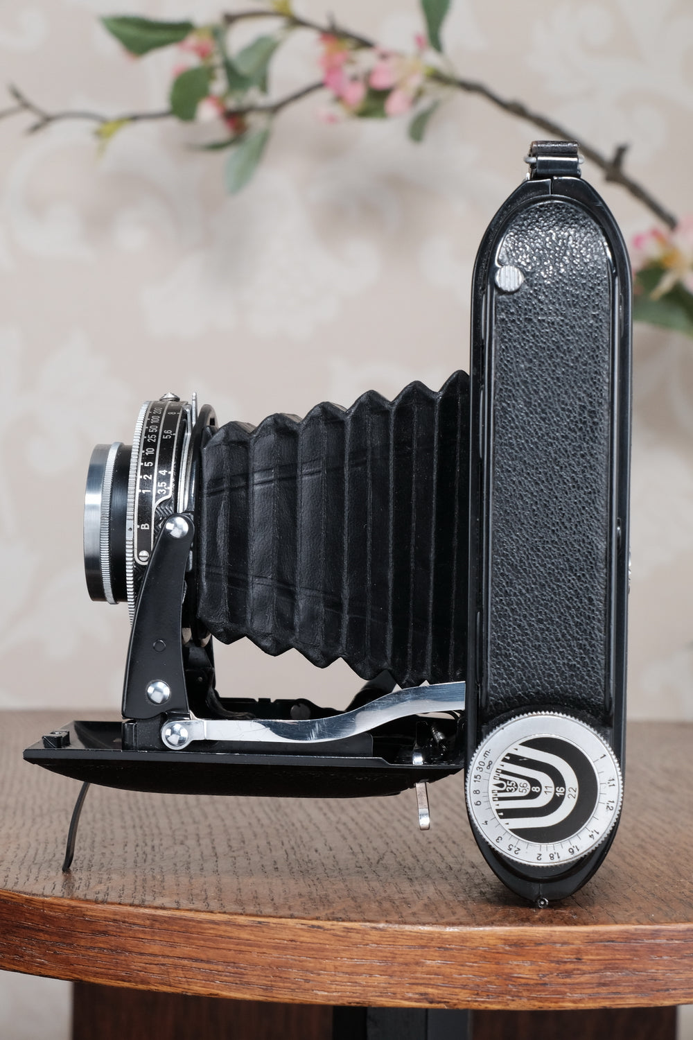 Rare! (leather version) 1948 Voigtlander Bessa Rangefinder with Heliar lens! Freshly Serviced, CLA'd.