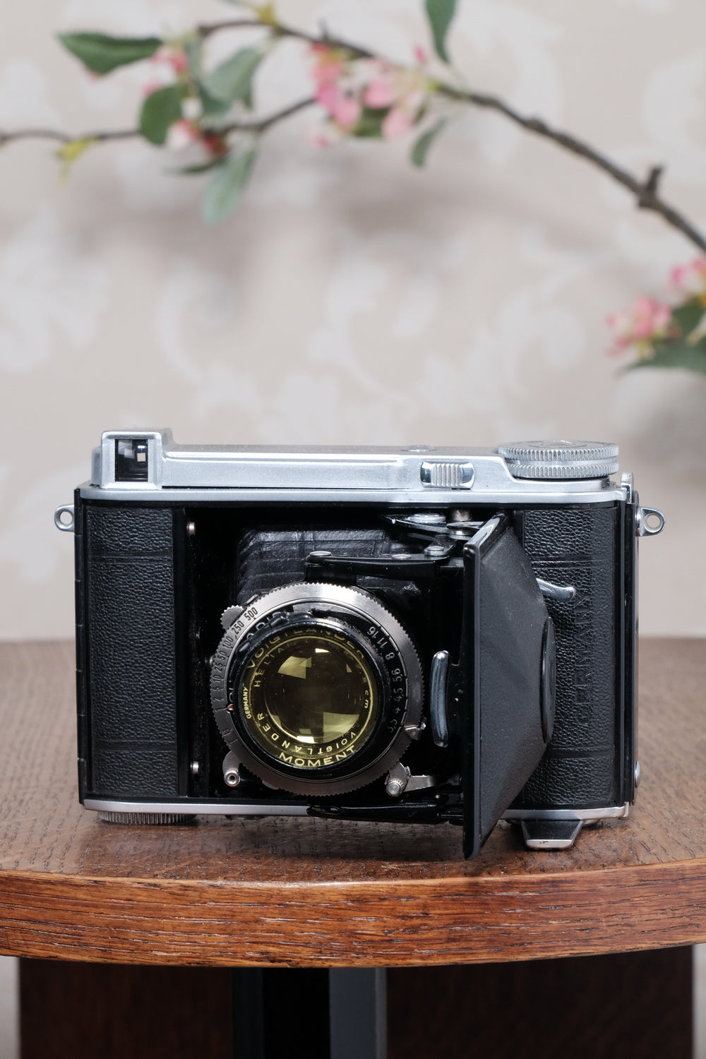 Excellent! 1940 Voigtlander "Klein Bessa" 46 with Heliar lens! CLA'd, Freshly Serviced!