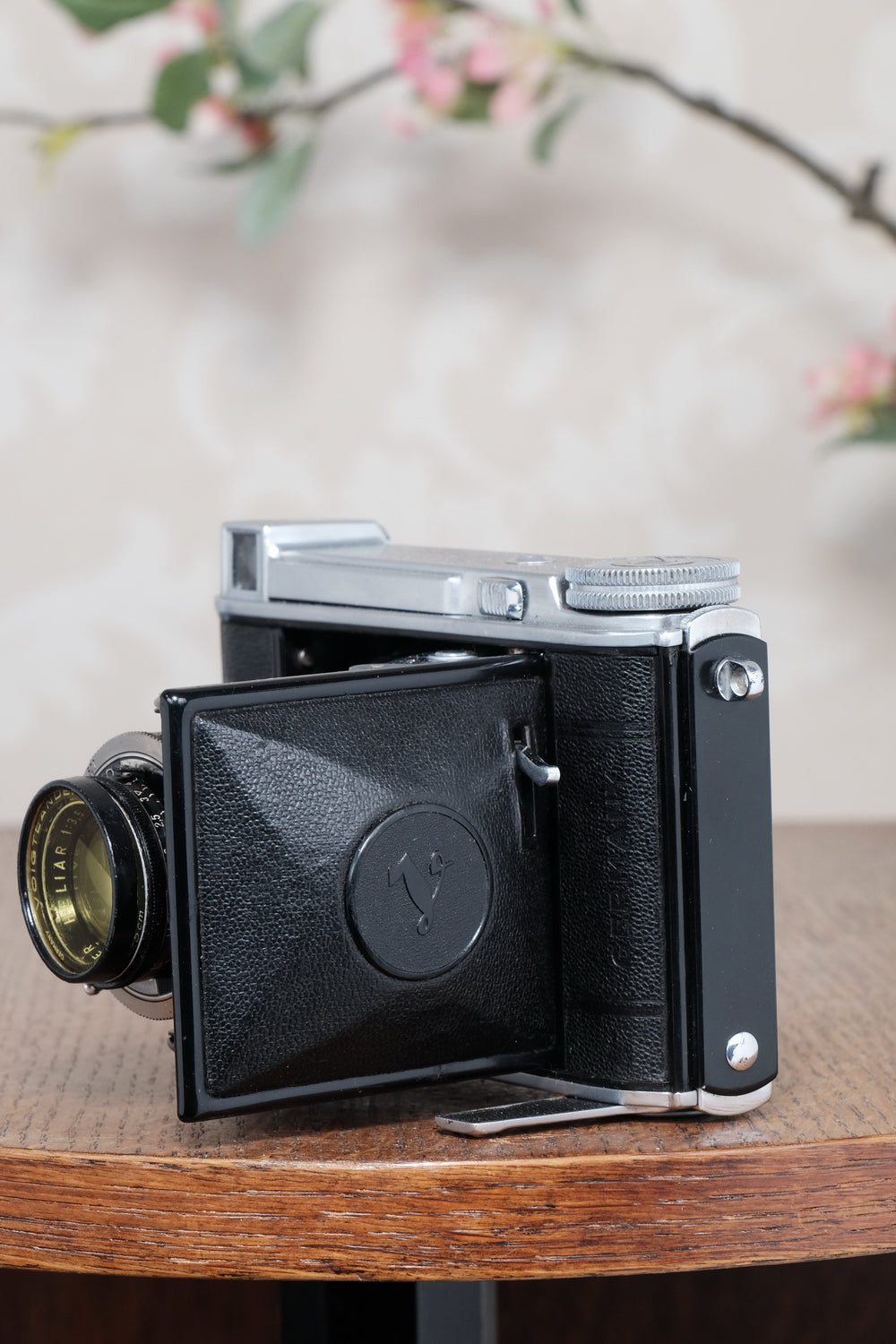Excellent! 1940 Voigtlander "Klein Bessa" 46 with Heliar lens! CLA'd, Freshly Serviced!