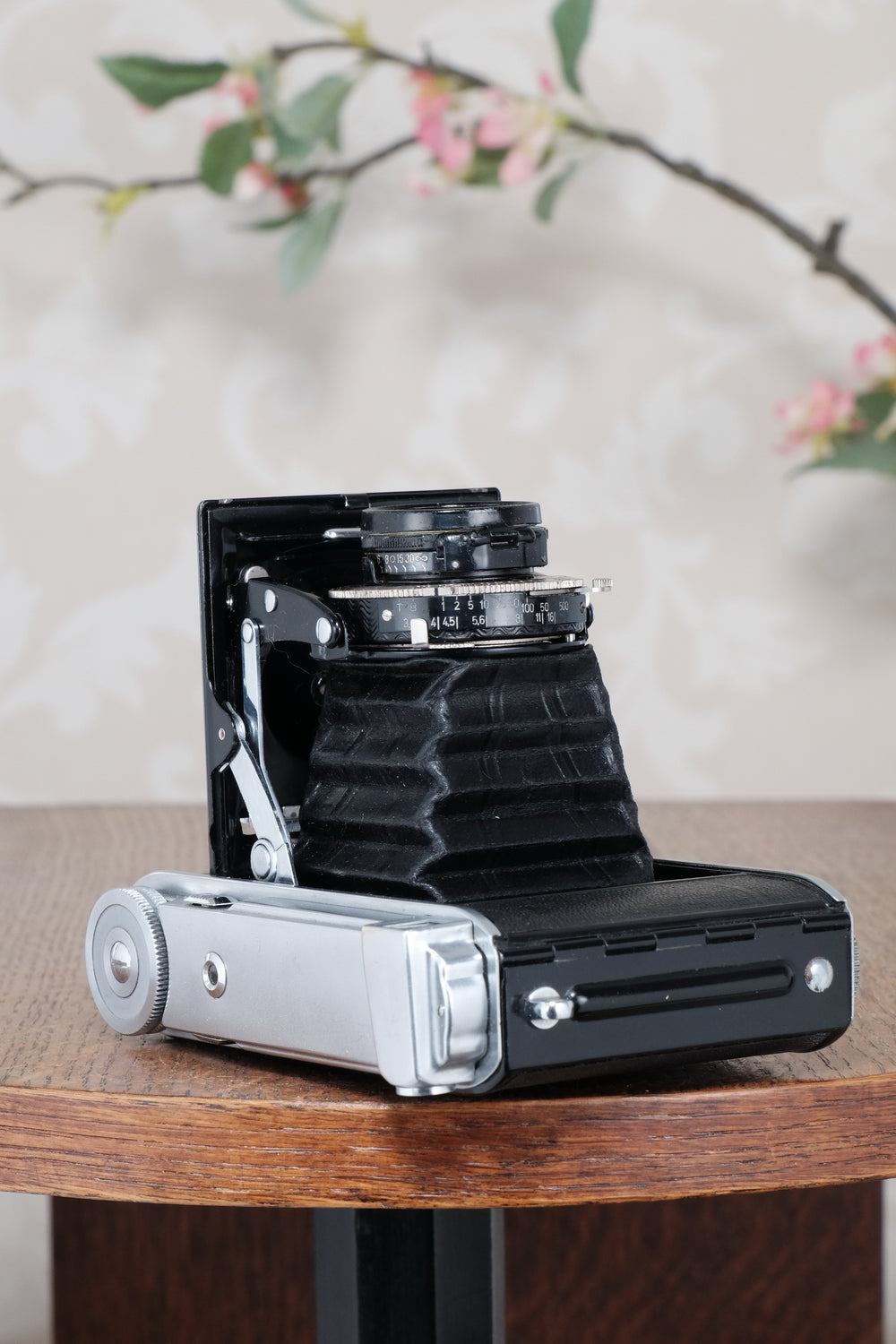 Excellent! 1940 Voigtlander "Klein Bessa" 46 with Heliar lens! CLA'd, Freshly Serviced!