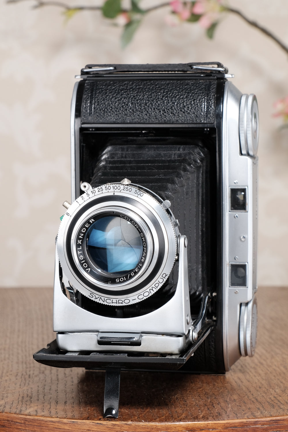 Superb! 1952 Voigtlander 6x9 Bessa II with Color-Skopar lens and original leather case. Freshly serviced, CLA'd