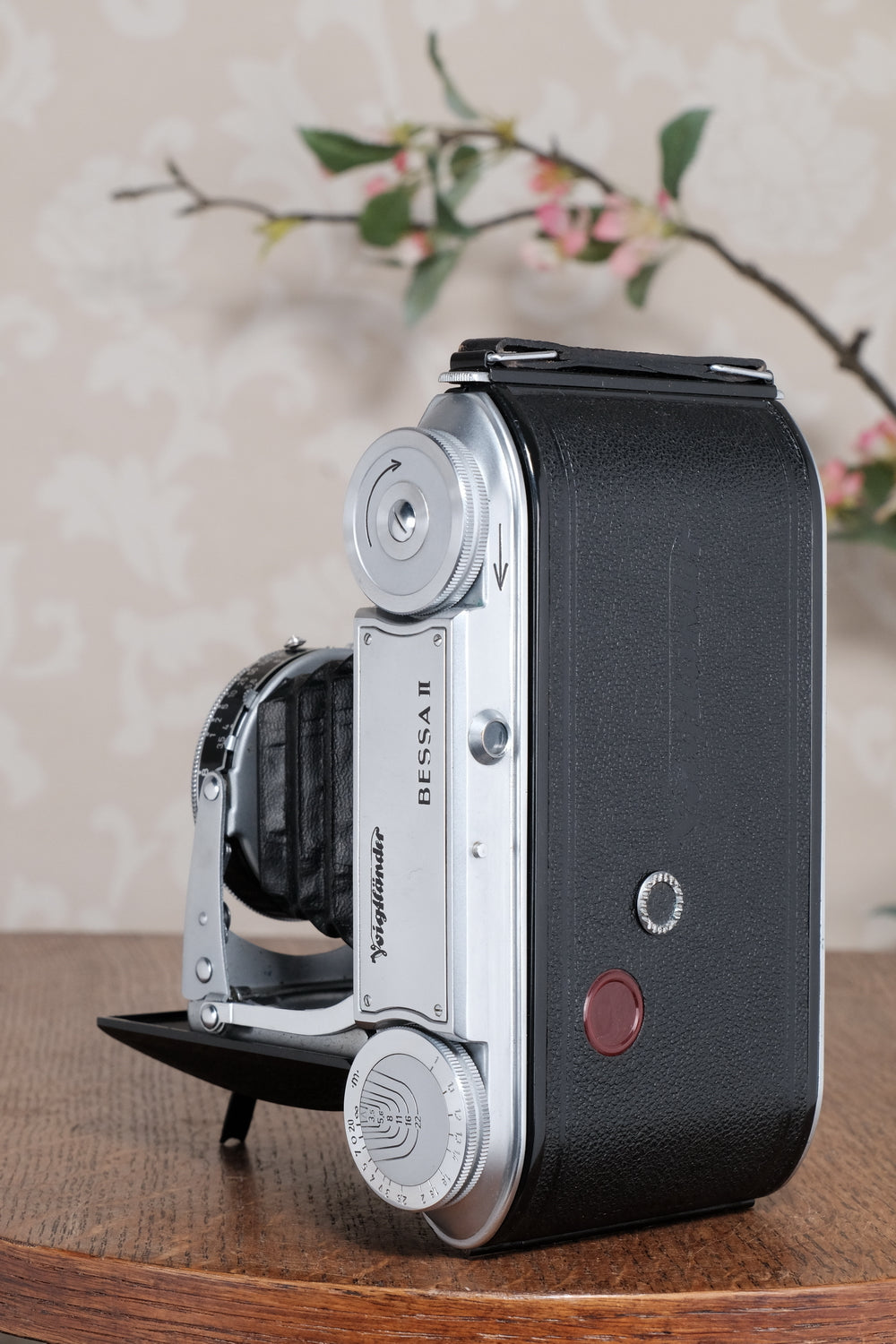 Superb! 1952 Voigtlander 6x9 Bessa II with Color-Skopar lens and original leather case. Freshly serviced, CLA'd
