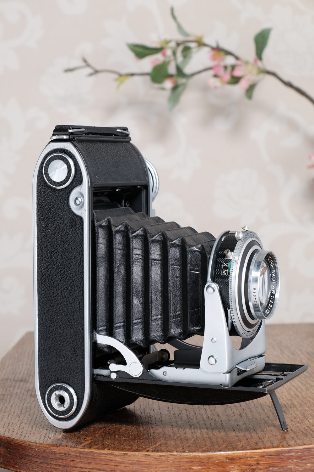 Superb! 1952 Voigtlander 6x9 Bessa II with Color-Skopar lens and original leather case. Freshly serviced, CLA'd