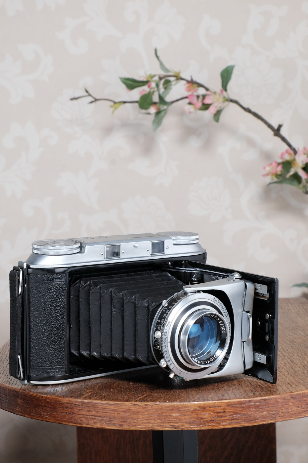 Superb! 1952 Voigtlander 6x9 Bessa II with Color-Skopar lens and original leather case. Freshly serviced, CLA'd