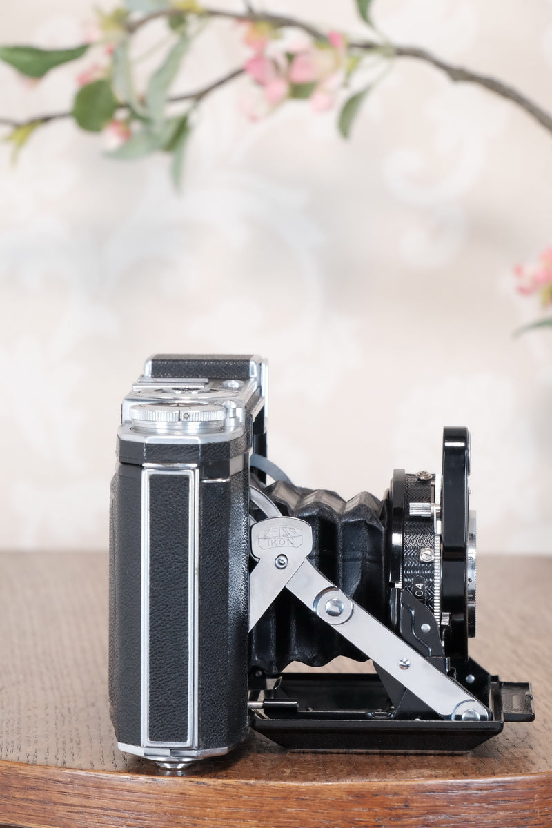 Superb,1938 Zeiss Ikon Super Ikonta 6x6, Tessar lens,, CLA'd, Freshly Serviced!