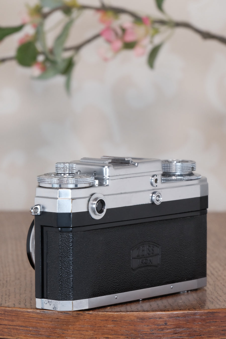 Superb! 1953 Zeiss Ikon Contax IIIa with coated Carl Zeiss 1.5 / 50mm Sonnar lens. CLA'd, Freshly Serviced!