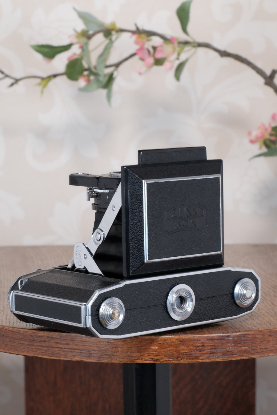 Superb, 1938 Zeiss Ikon Super Ikonta 6x6, Tessar lens. CLA'd, Freshly Serviced!