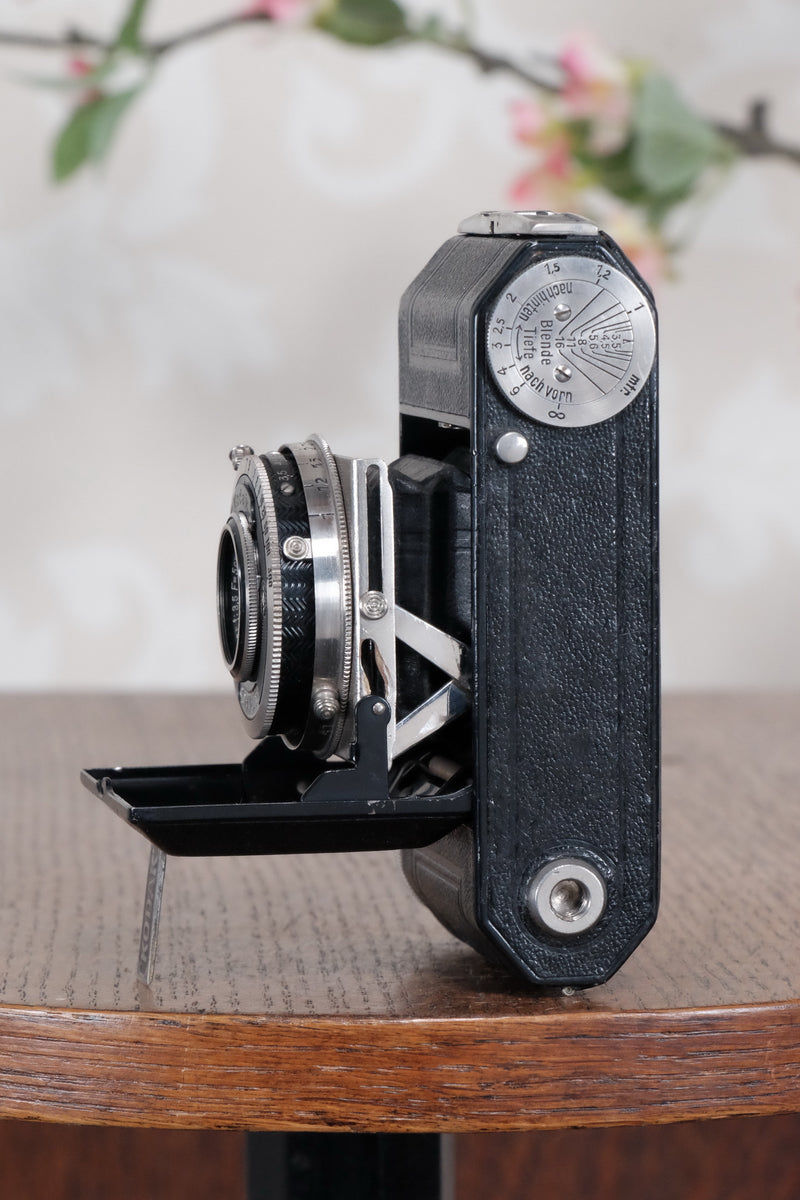 THE ORIGINAL FIRST VERSION, 1934 Black Kodak Retina, model 117, CLA'd, Freshly Serviced! - Kodak- Petrakla Classic Cameras