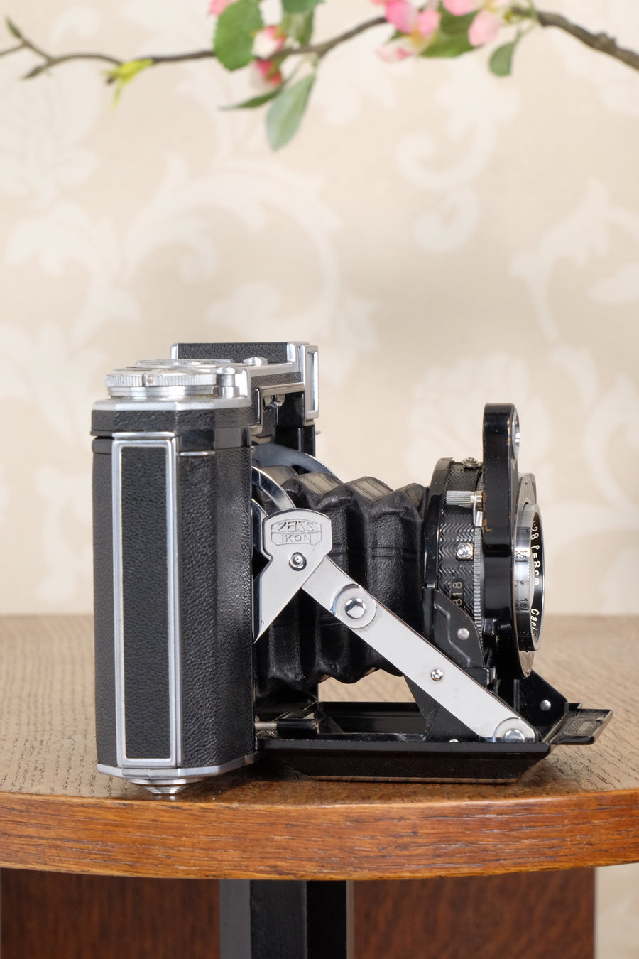 Near Mint 1938 Zeiss Ikon Super Ikonta 6x6, Tessar lens. CLA'd, Freshly Serviced!