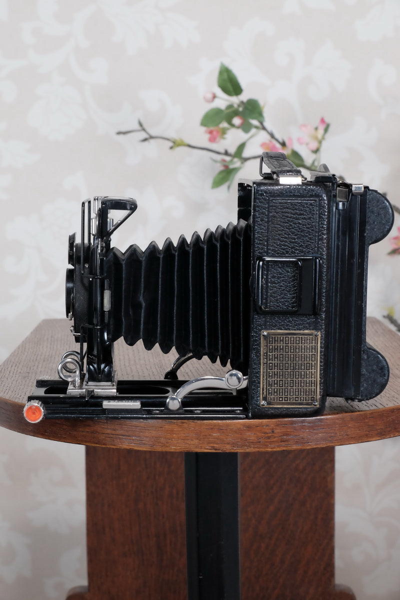 1929 Voigtlander Bergheil Camera with Heliar lens and Roll film back! Freshly serviced CLA’d Freshly serviced, CLA'd! - Voigtlander- Petrakla Classic Cameras