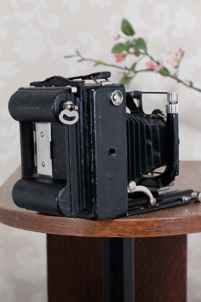 1929 Voigtlander Bergheil Camera with Heliar lens and Roll film back! Freshly serviced CLA’d Freshly serviced, CLA'd! - Voigtlander- Petrakla Classic Cameras