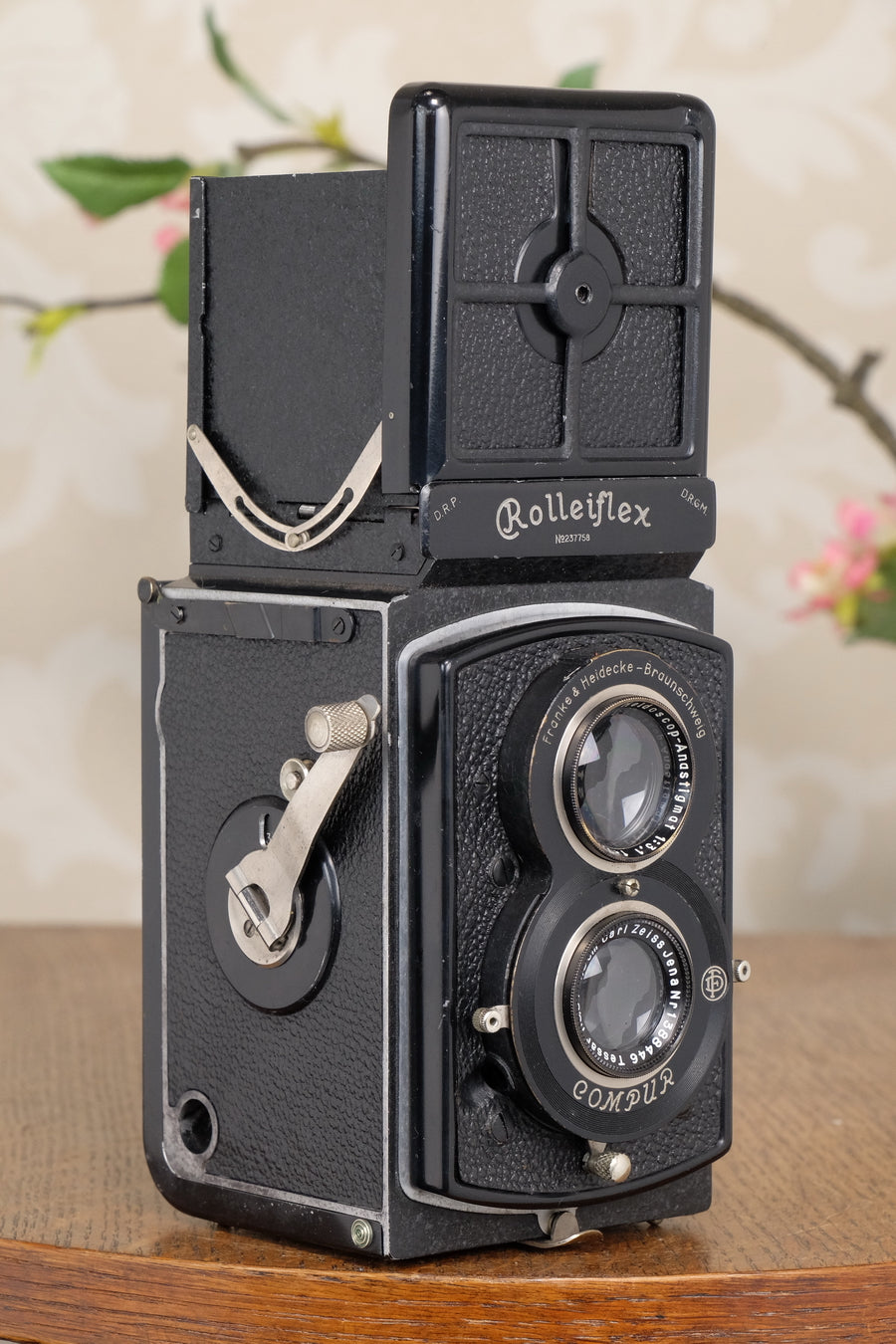 Superb! 1933 Old Standard Rolleiflex with original leather case, Freshly Serviced, CLA’d