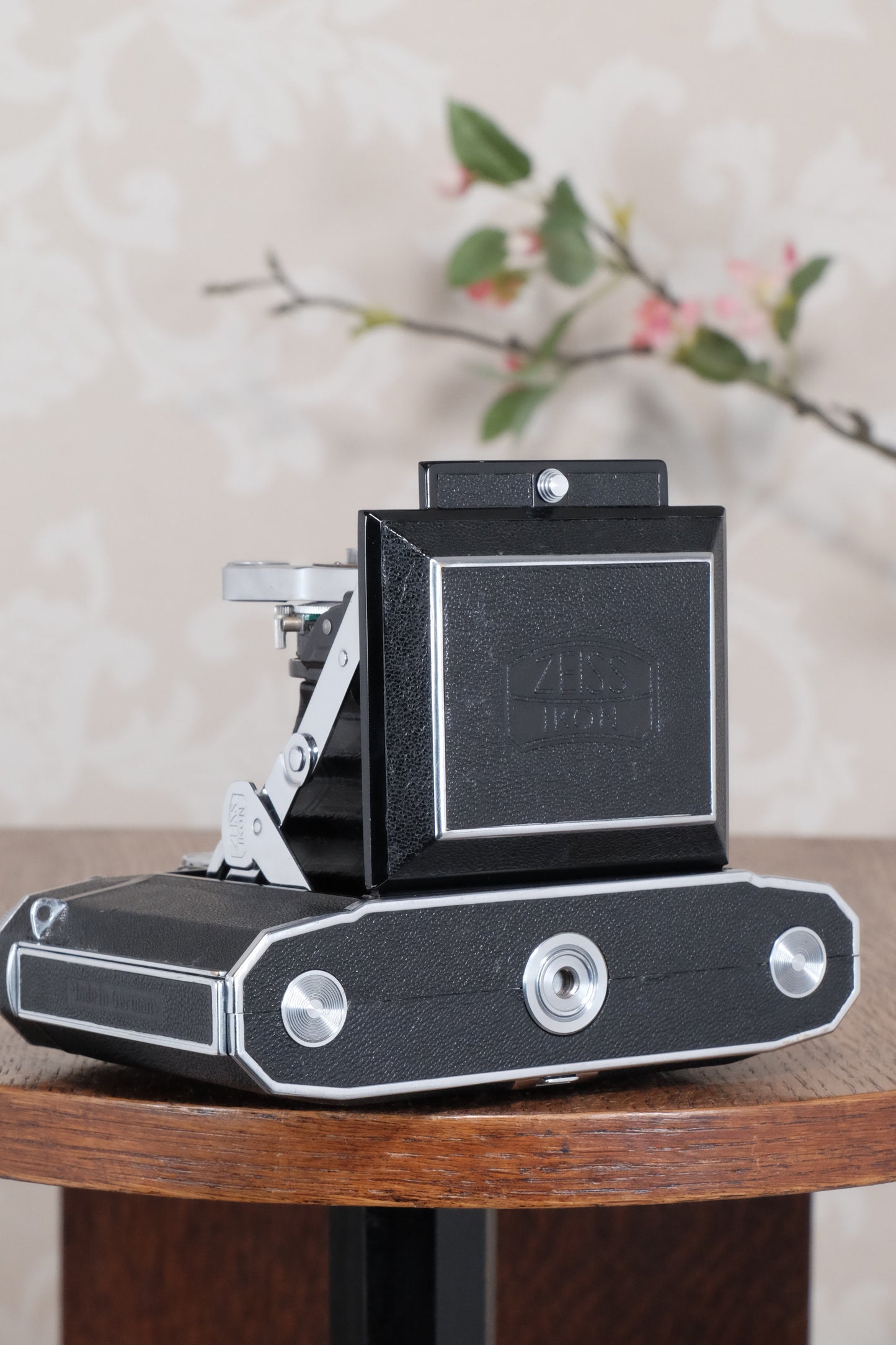 Superb! 1952 Zeiss-Ikon Super Ikonta B, Coated Tessar & Synchro-Compur. CLA'd, Freshly Serviced! - Zeiss-Ikon- Petrakla Classic Cameras