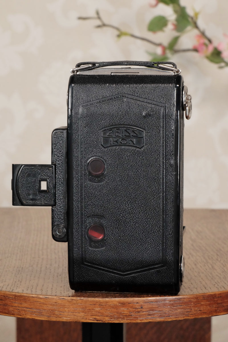 1933 Zeiss Ikon Super Ikonta C 6x9, Tessar lens, CLA'd, Freshly Serviced! - Zeiss-Ikon- Petrakla Classic Cameras